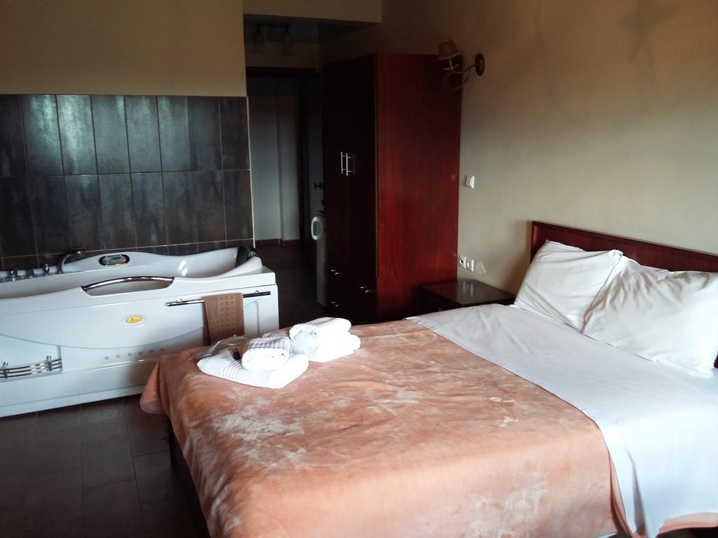 Voreas Hotel Loutraki  Phòng bức ảnh