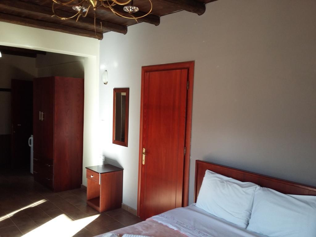 Voreas Hotel Loutraki  Phòng bức ảnh