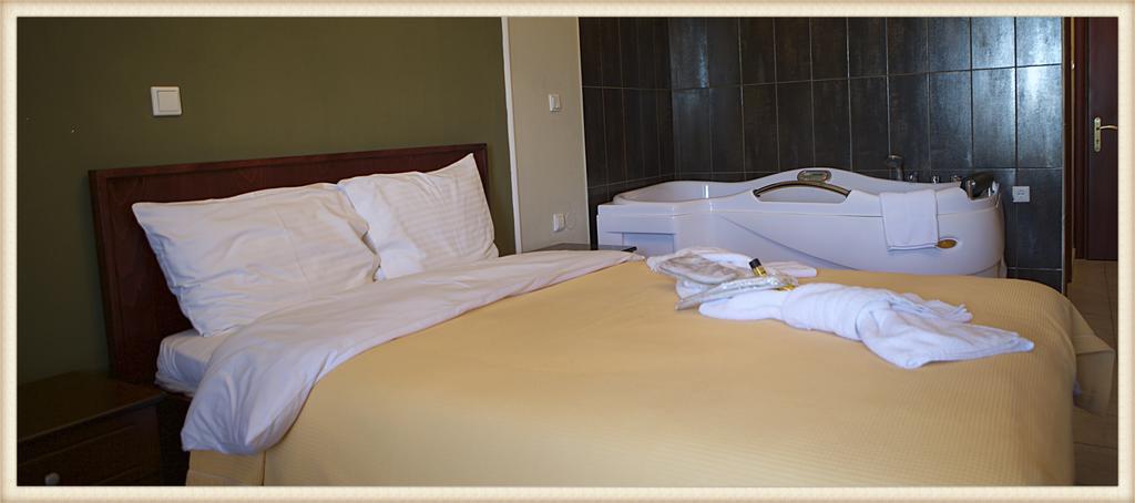Voreas Hotel Loutraki  Phòng bức ảnh